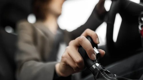 3 Signs The Synchronizers In Your Manual Transmission Are Failing