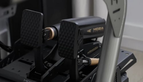 Apex, Architecting the Apex: Daniel Titchener’s High-End, Space-Conscious VR Sim Rig