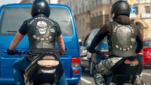Why Do Bikers Rev Their Motorcycle Engines At Stop Lights?