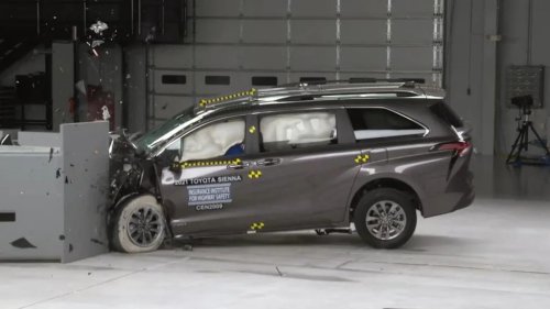 Toyota vs Honda vs Chrysler vs Kia: The Safest Minivan on the Market