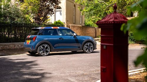 The New Mini Cooper Heritage Edition Is a Cheeky Slice of Britain