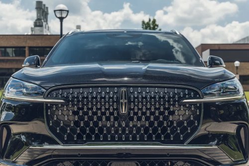 A Closer Look at the 2026 Lincoln Aviator Reserve Exterior (Photo Gallery)