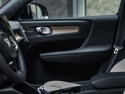 View Interior Photos of the 2028 Volvo XC40