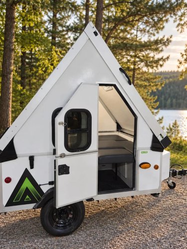 This Lightweight Pop-Up Camper Trailer Makes Weekend Escapes Approachable