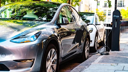 MIT study finds EVs beat gas cars on emissions, even where coal powers the grid