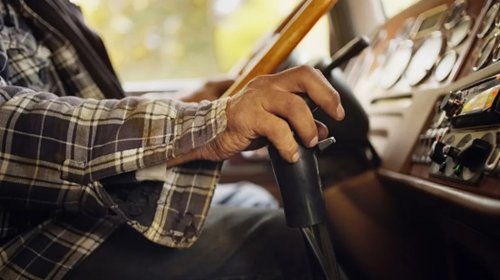 3 Signs The Synchronizers In Your Manual Transmission Are Failing