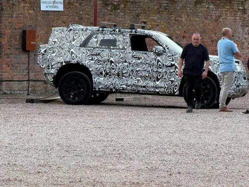 Land Rover, Rover, Close-Up Spy Shots Show the Electric Land Rover Defender Testing Off-Road