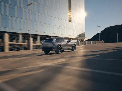 View Photos of the 2027 Audi SQ7