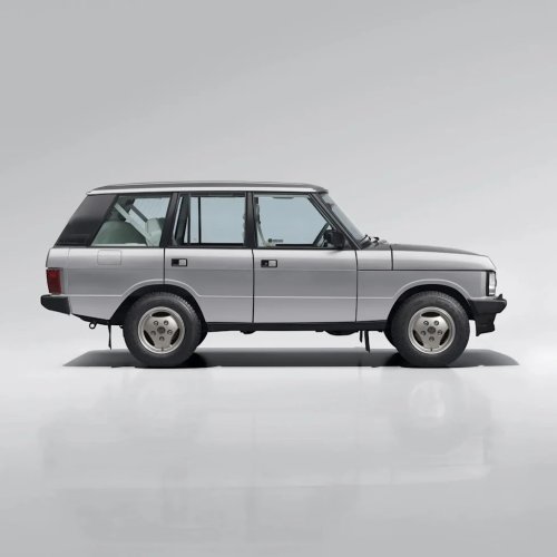Range Rover’s Most Refined SUV Is Even Better as an Old-School 4×4