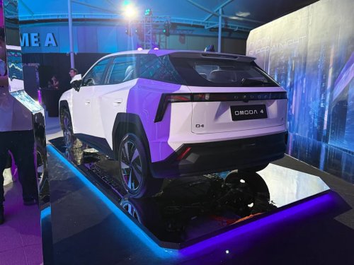 This Chinese SUV Has An AI Cockpit That Can Actually Control The Car