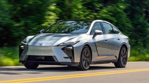 Tested: The Lexus ES500e Isn’t Built for Speed, Which Is Why We Love It