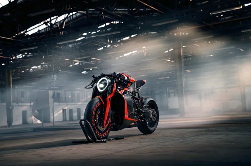 Diamond Atelier's DA#22 Ultron Is a 205-HP Hyperbike With a Titanium Exhaust That Was Grown, Not Welded
