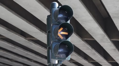 What's The Difference Between A Solid And Flashing Yellow Turn Arrow?