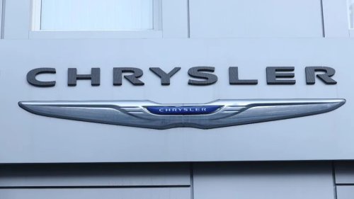 Chrysler, SEAT, Nearly 50,000 Chrysler vehicles recalled over seat belt safety defect