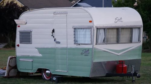 This Retro Winged Trailer Is A Nostalgic Choice For RV Camping In 1950s Style