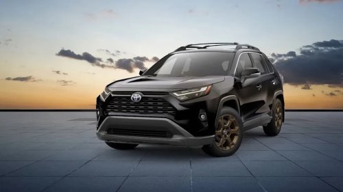 Toyota, Woman Claims Dealership Gave Her Toyota Back With a New Crack in the Windshield