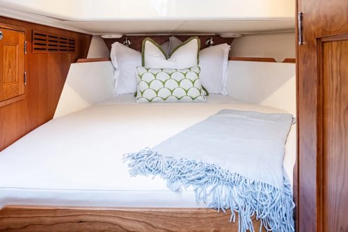 Hinckley Picnic Boat 39 Reviewed