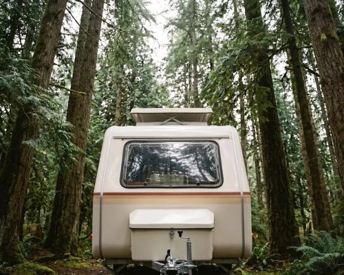 This Tiny, Lightweight Travel Trailer Is an Affordable Retro Camper Dream