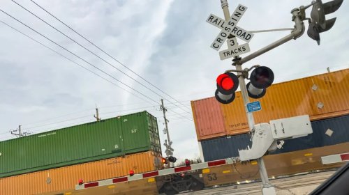 Why Railroad Crossing Signs Are X-Shaped, And What The Crossbuck Actually Means