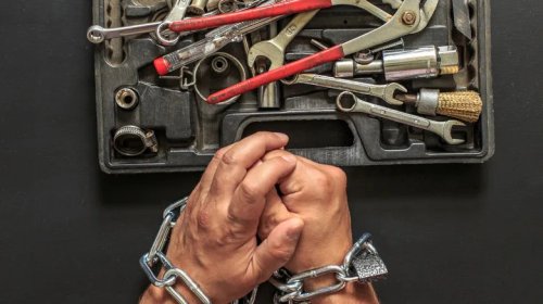 Ford CEO Says Modern Cars Are Too 'Complicated' For Home Mechanics To Repair