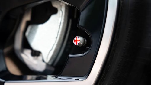 The New Mini Cooper Heritage Edition Is a Cheeky Slice of Britain