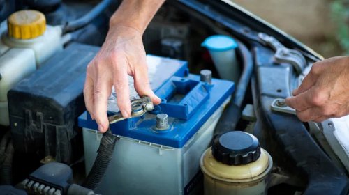 Does Charging Your Phone In Your Car Waste Gas?