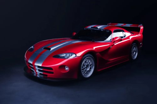 This 2,600-Mile 2001 Dodge Viper GTS Pairs an Autoform Widebody Kit With a Hennessey 650R V10