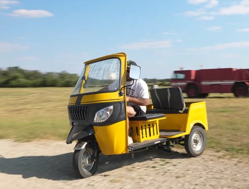 YouTuber Buys $3,000 Temu Tuk-Tuks to Start a Taxi Service, Ends in Disaster