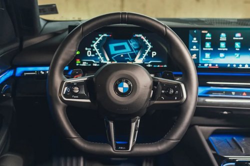 BMW, View Interior Photos of the 2026 BMW 540i xDrive