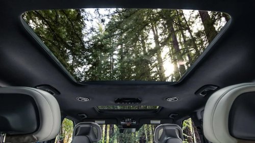 Claims of Suddenly Shattering Sunroofs Are Surging Across America in 2026, Report Says