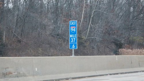 Mile Marker Signs Are Way More Important Than You Probably Realize