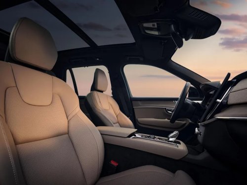 View Photos of the 2028 Volvo XC90 Hybrid
