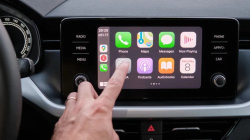 Should You Remove The Film From Your CarPlay Infotainment Screen? It Depends