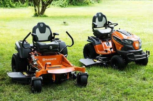 If You’re Choosing Between a Zero-Turn Mower and a Lawn Tractor, Get the Zero-Turn