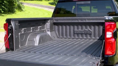 Chevy, 5 Useful Chevy Silverado Accessories Owners Say Are A 'Must-Have'