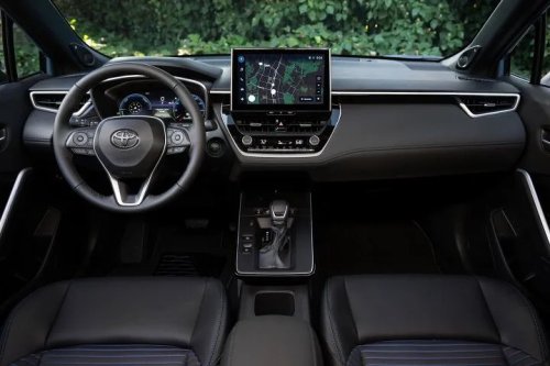 Swedes Prove Modern Cars Are More Distracting Than Ever