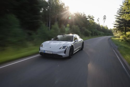 Porsche, Porsche's E-Shift System Is a Convincing Pretend Gearbox