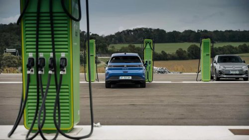 Same Battery Size, Different Range: VW ID. Polo Takes On Renault 5