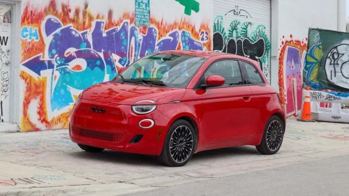 What's It Like To Live With A (Mostly) Free Fiat 500e For Two Years? These YouTubers Found Out
