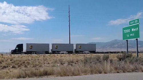 These States Allow Semi Trucks To Pull Three Trailers