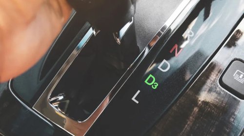 What Does The 'D3' On Your Car's Gear Shift Mean? (And How Is It Different From D?)