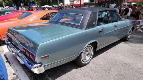 Why Did Old Cars Have Vinyl Roofs?