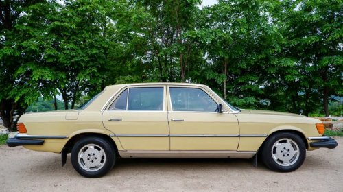 Why Cars From The '70s Have Those Giant Bumpers