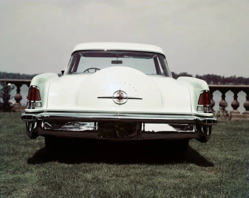 This is How Lincoln Turned a Spare Tire into a Car Design Fad