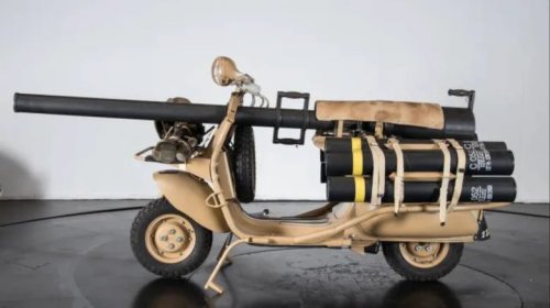 The French Army Tapped Vespa To Make This Tiny Tactical War Machine For Its Paratroopers