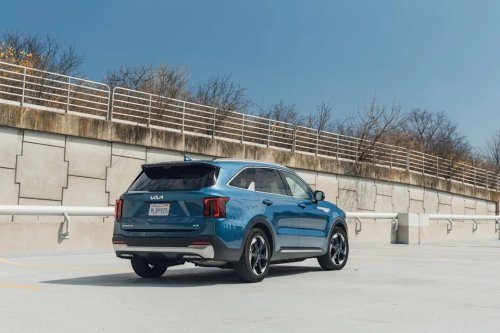 View Exterior Photos of the 2025 Kia Sorento Hybrid