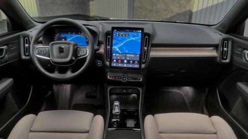 The Big 2028 Volvo XC40 Refresh Looks Great, But The Major Change Is Inside