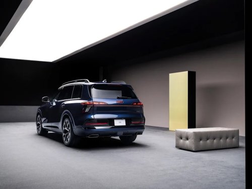 View Exterior Photos of the 2027 Audi Q9