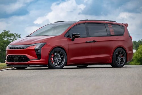 Chrysler, Chrysler CEO Teases a Factory-Lowered Pacifica: ‘Stay Tuned’