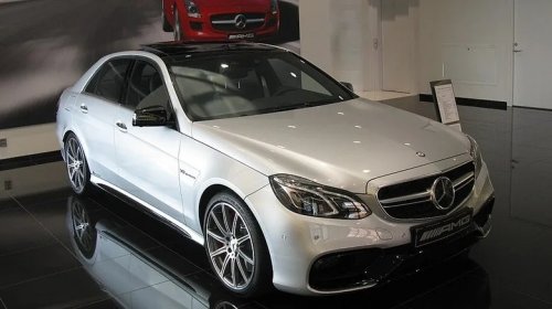 9 V8 Sedans Old-School Drivers Will Feel Right At Home In